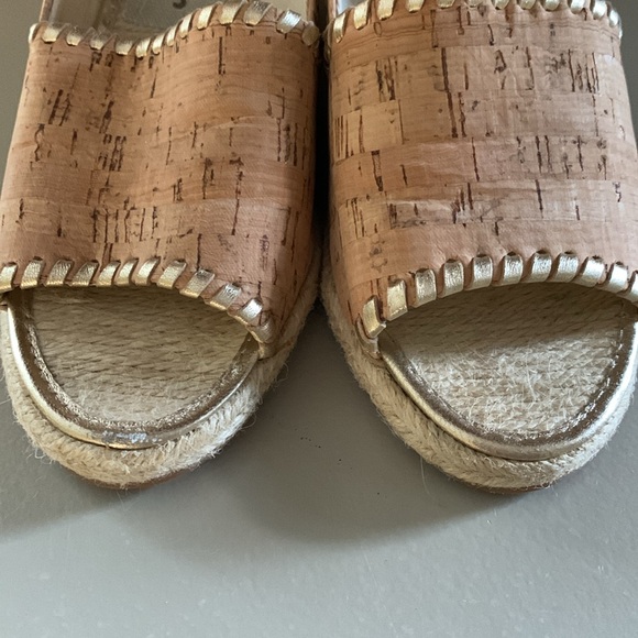 Jack Rogers. Peep toe Cork Wedge.  Size 71/2. Gold accent - Picture 2 of 8